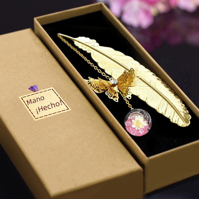 Chinese Style Metal Feather Bookmark with Preserved Flowers