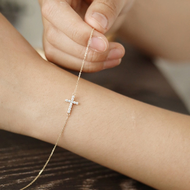 Women's Sterling Silver Cross Bracelet with Diamonds