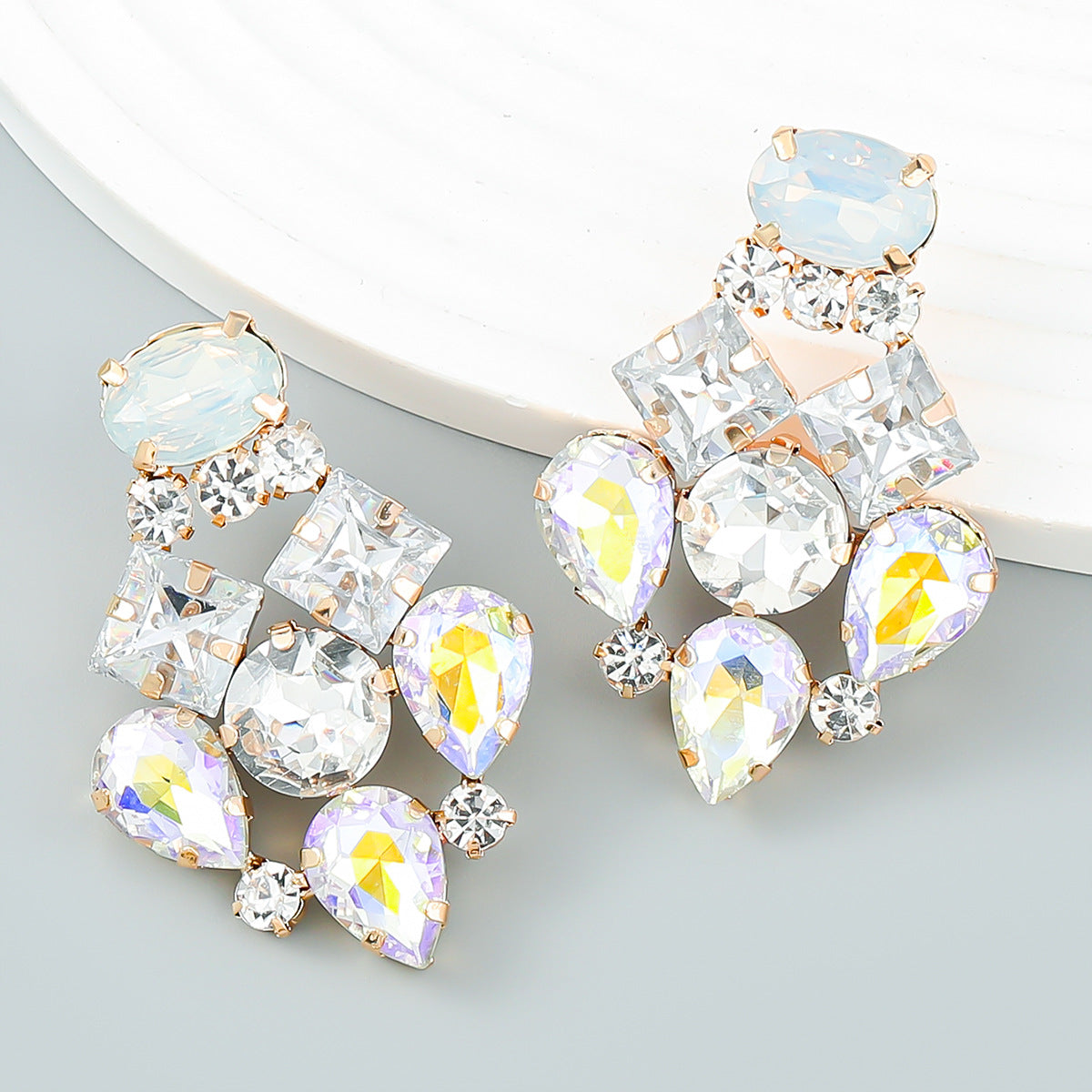 Fashionable Geometric Earrings with Colorful Diamonds