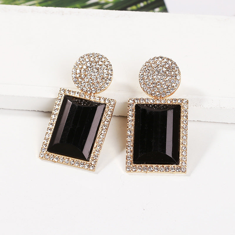 Fashionable Geometric Earrings with Metal and Diamonds