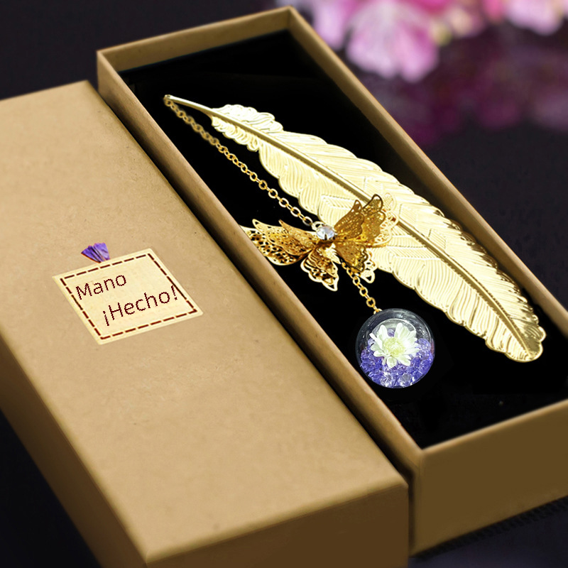 Chinese Style Metal Feather Bookmark with Preserved Flowers