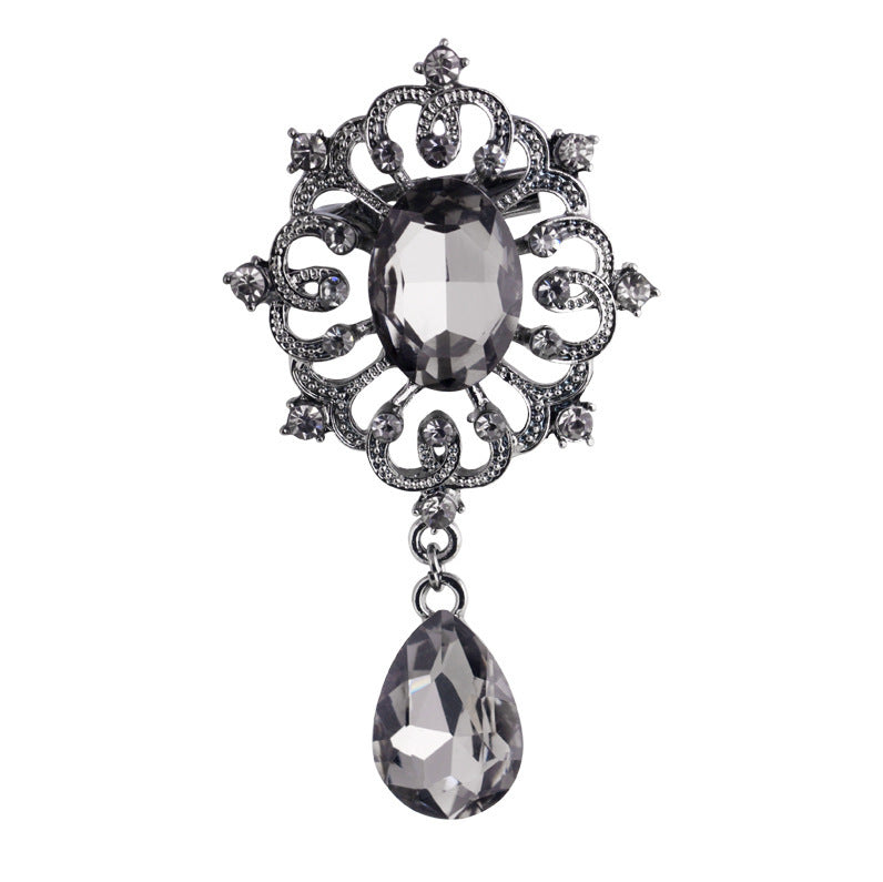 Korean Rhinestone Leaf Brooch with Full Diamonds