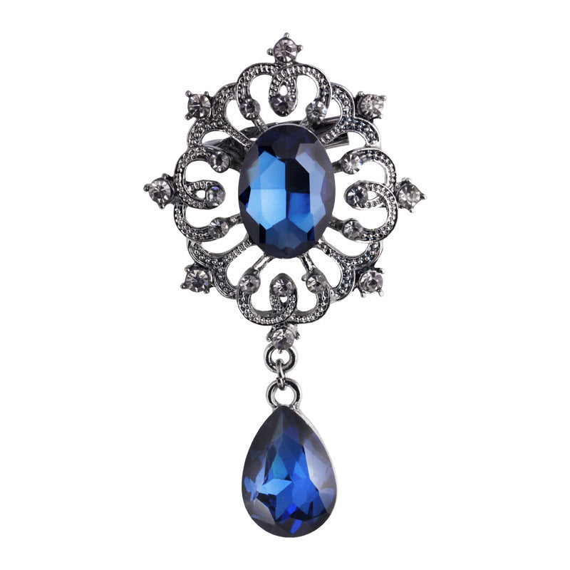 Korean Rhinestone Leaf Brooch with Full Diamonds