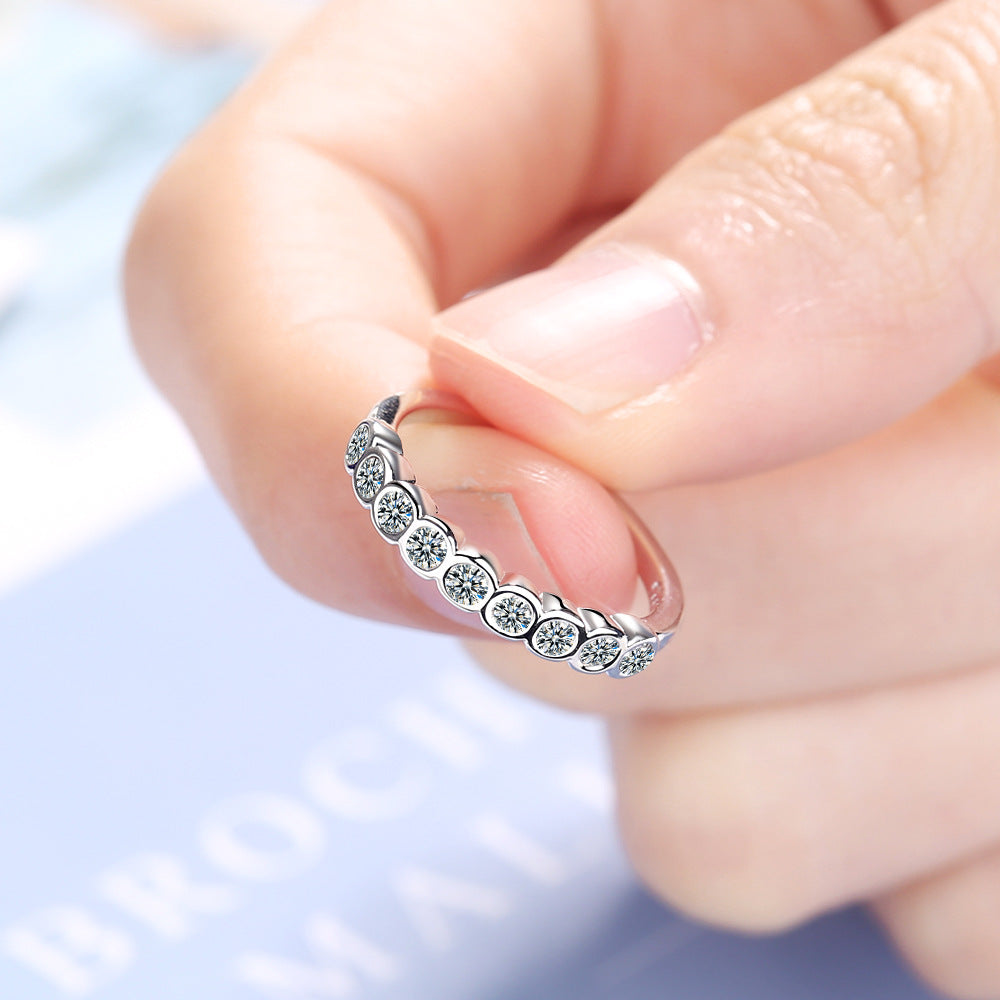 Fashionable Minimalist Open Ring with Diamonds