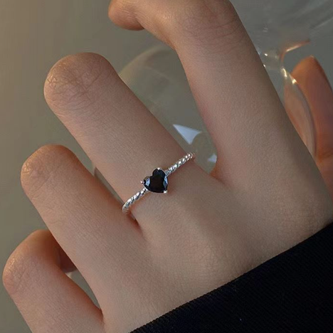 S925 Sterling Silver Black Zirconia Love Twist Ring