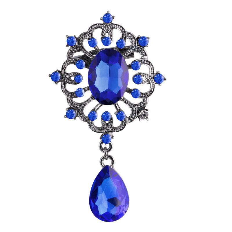 Korean Rhinestone Leaf Brooch with Full Diamonds