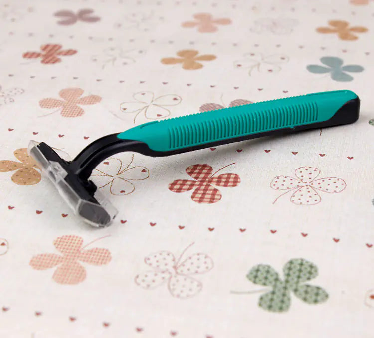 Classic Women's Disposable Hair Removal Razors (4 Pack)
